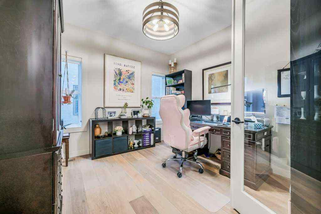 MLS® A2266762 - 33 Shawnee Heath SW in Shawnee Slopes Calgary, Residential