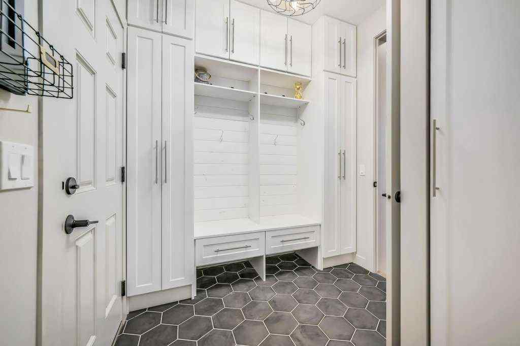 MLS® A2266762 - 33 Shawnee Heath SW in Shawnee Slopes Calgary, Residential