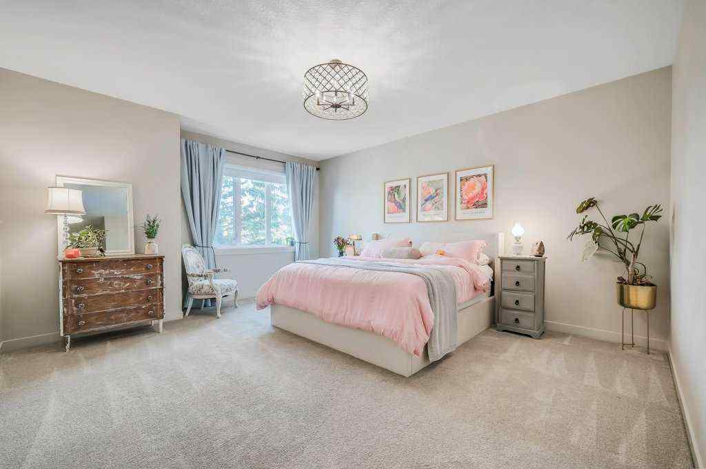 MLS® A2266762 - 33 Shawnee Heath SW in Shawnee Slopes Calgary, Residential