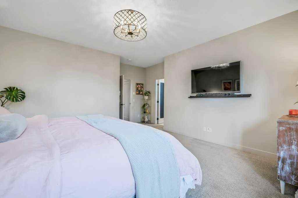 MLS® A2266762 - 33 Shawnee Heath SW in Shawnee Slopes Calgary, Residential