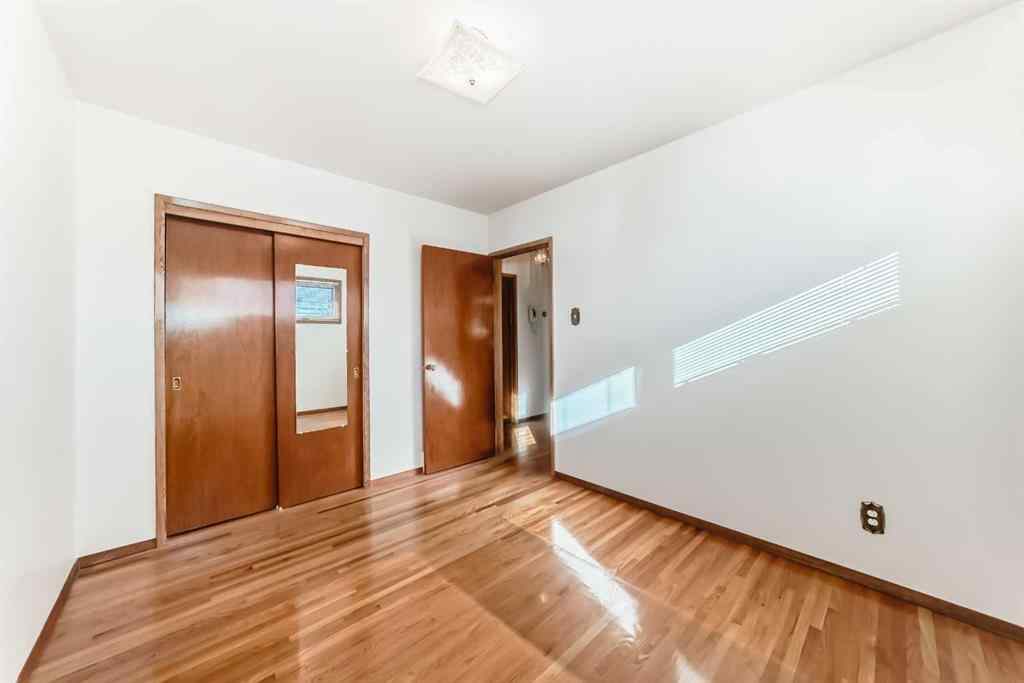 MLS® A2266777 - 4739 26 Avenue SW in Glenbrook Calgary, Residential