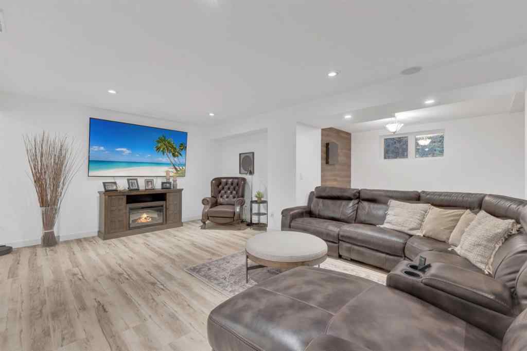 MLS® A2266778 - 15 Creek Road  in Wolf Creek Estates Rural Ponoka County, Residential