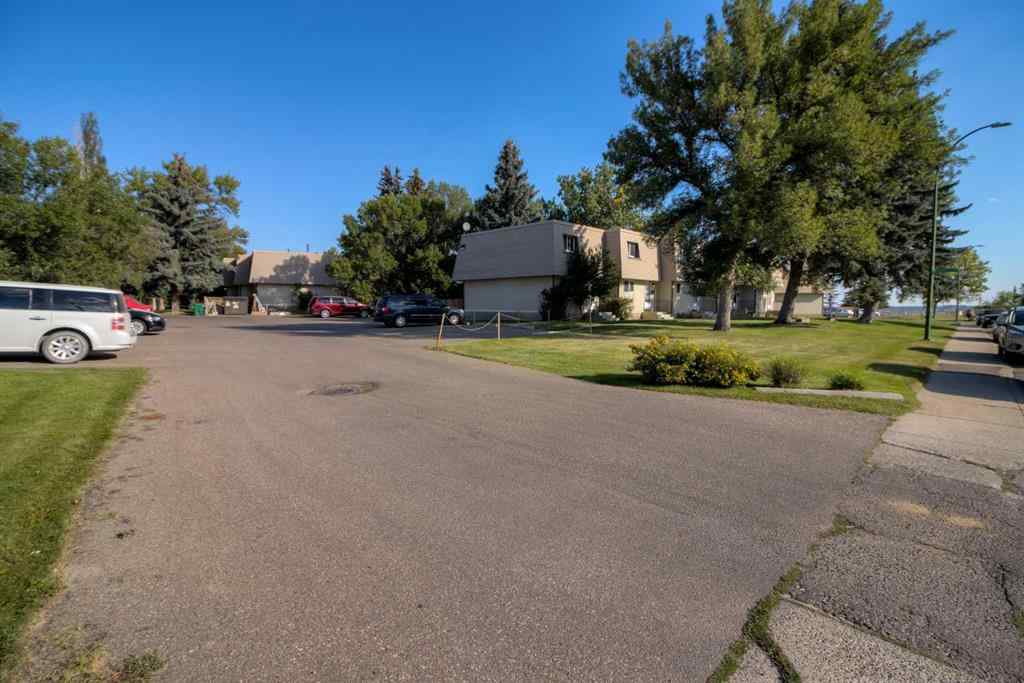 MLS® A2266782 - Unit #17 115 Lafayette Boulevard W in Varsity Village Lethbridge, Residential