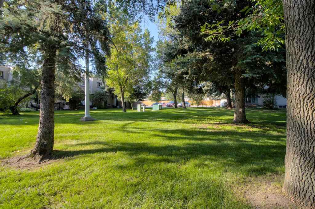 MLS® A2266782 - Unit #17 115 Lafayette Boulevard W in Varsity Village Lethbridge, Residential