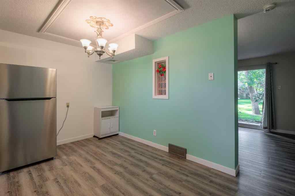 MLS® A2266782 - Unit #17 115 Lafayette Boulevard W in Varsity Village Lethbridge, Residential