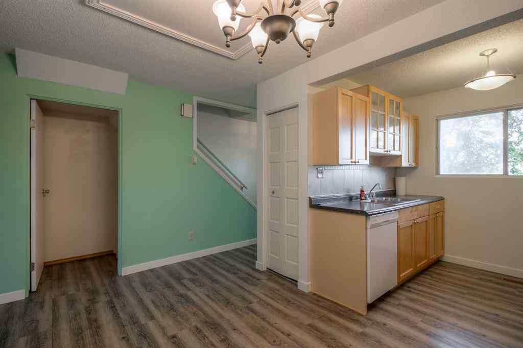 MLS® A2266782 - Unit #17 115 Lafayette Boulevard W in Varsity Village Lethbridge, Residential