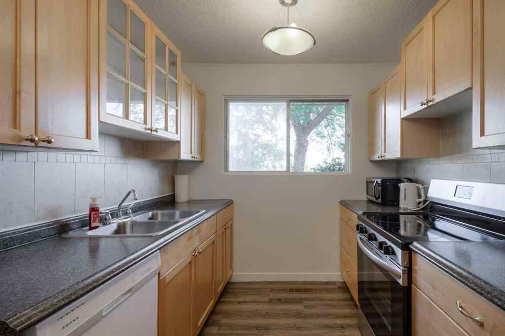 MLS® A2266782 - Unit #17 115 Lafayette Boulevard W in Varsity Village Lethbridge, Residential