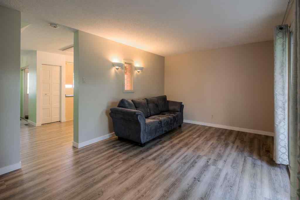 MLS® A2266782 - Unit #17 115 Lafayette Boulevard W in Varsity Village Lethbridge, Residential