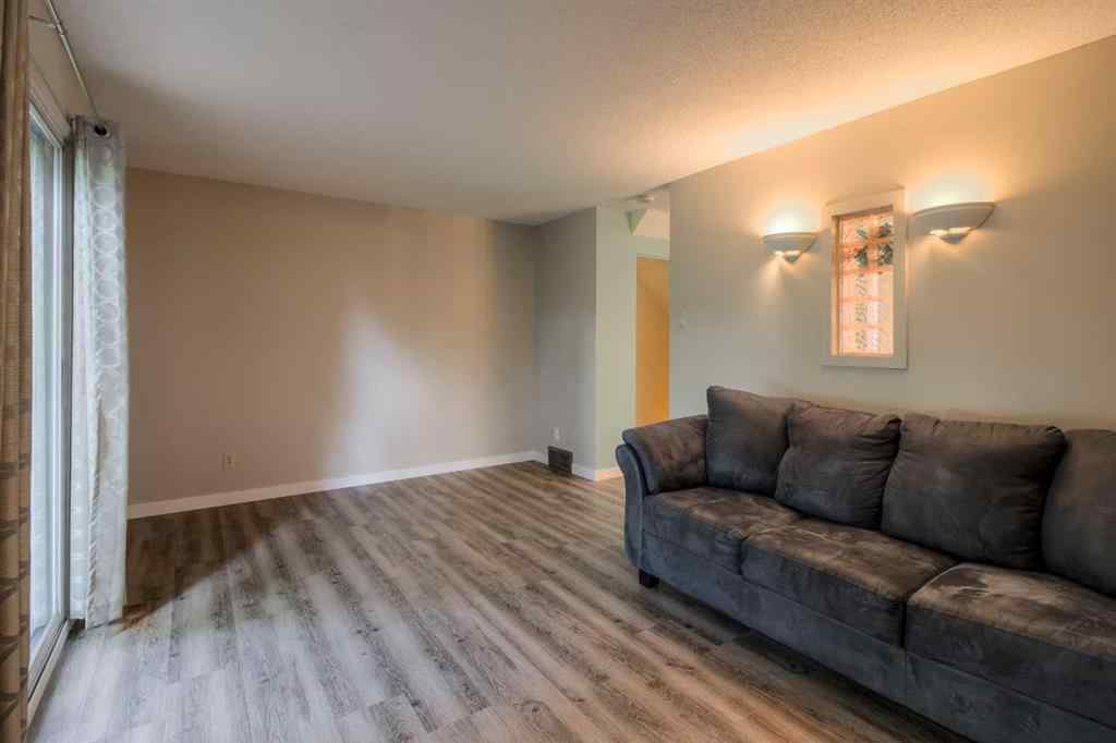 MLS® A2266782 - Unit #17 115 Lafayette Boulevard W in Varsity Village Lethbridge, Residential