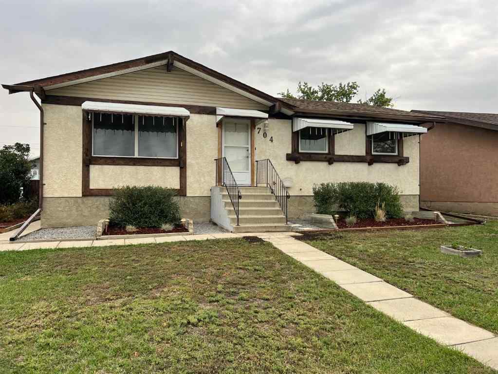 MLS® A2266785 - 704 Bankview Drive  in Bankview Drumheller, Residential