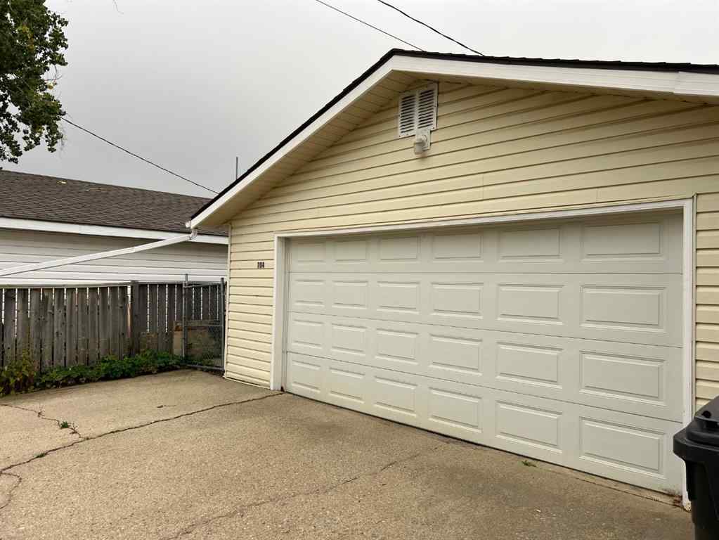 MLS® A2266785 - 704 Bankview Drive  in Bankview Drumheller, Residential