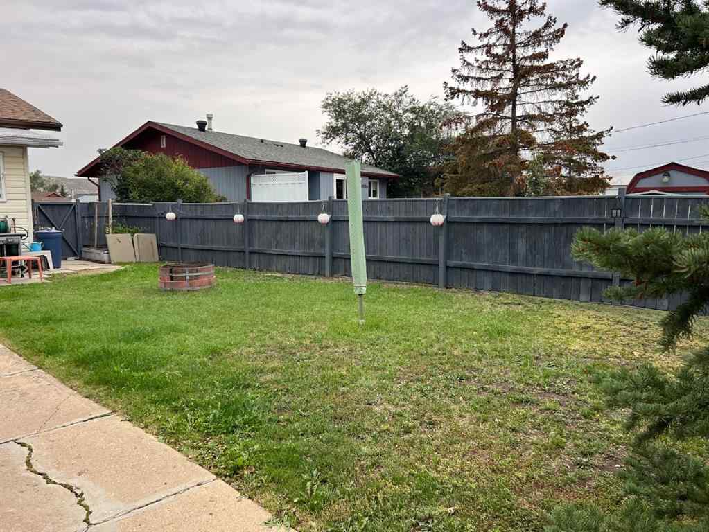 MLS® A2266785 - 704 Bankview Drive  in Bankview Drumheller, Residential