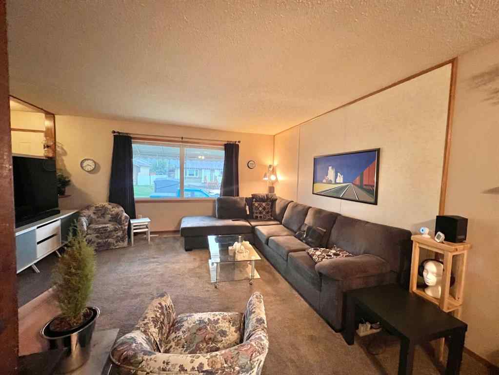 MLS® A2266785 - 704 Bankview Drive  in Bankview Drumheller, Residential