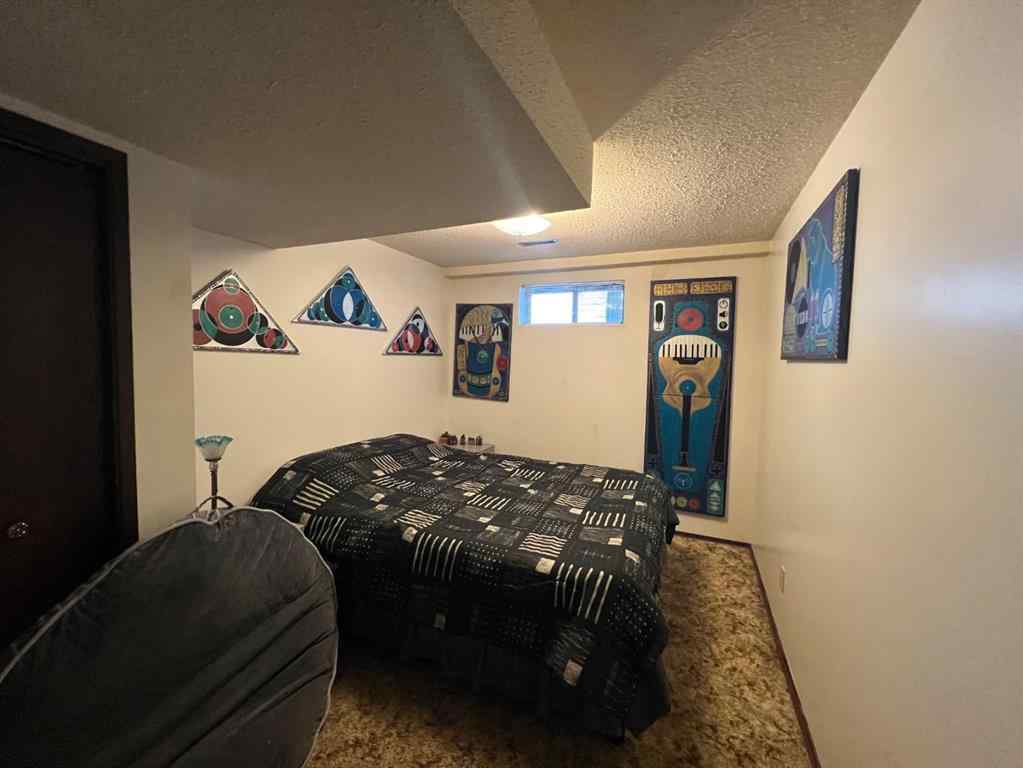 MLS® A2266785 - 704 Bankview Drive  in Bankview Drumheller, Residential