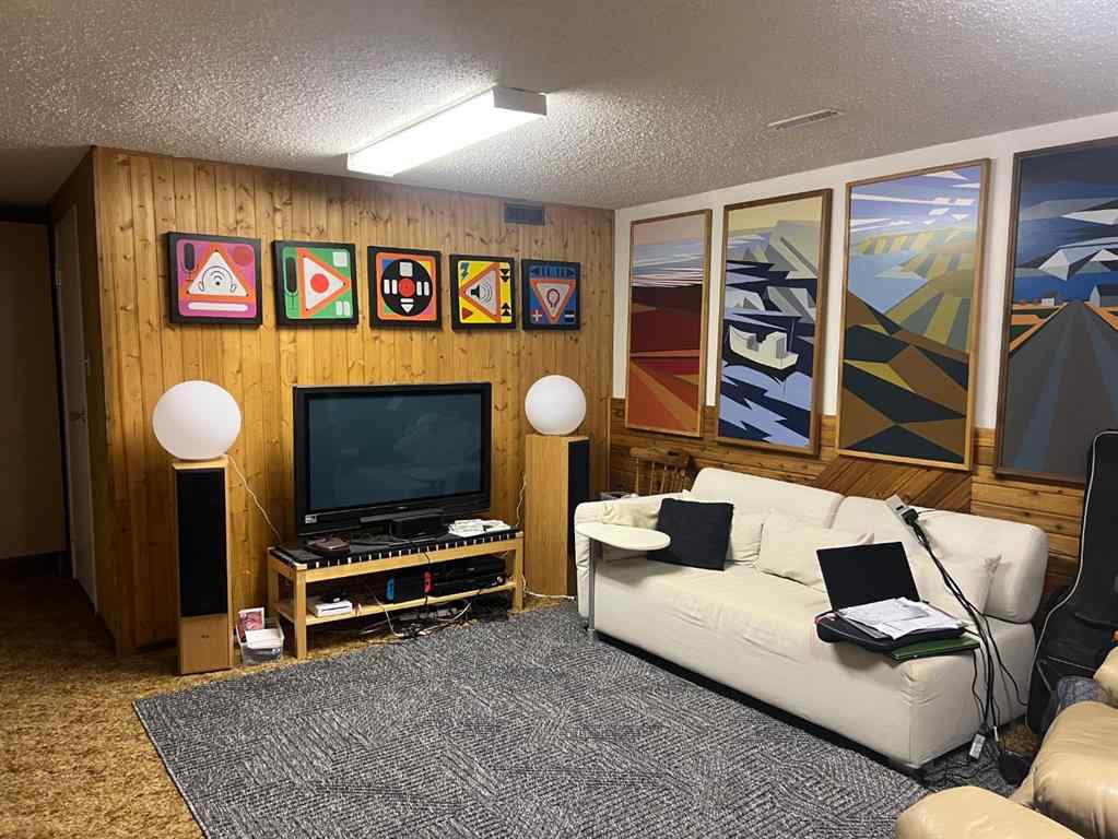 MLS® A2266785 - 704 Bankview Drive  in Bankview Drumheller, Residential