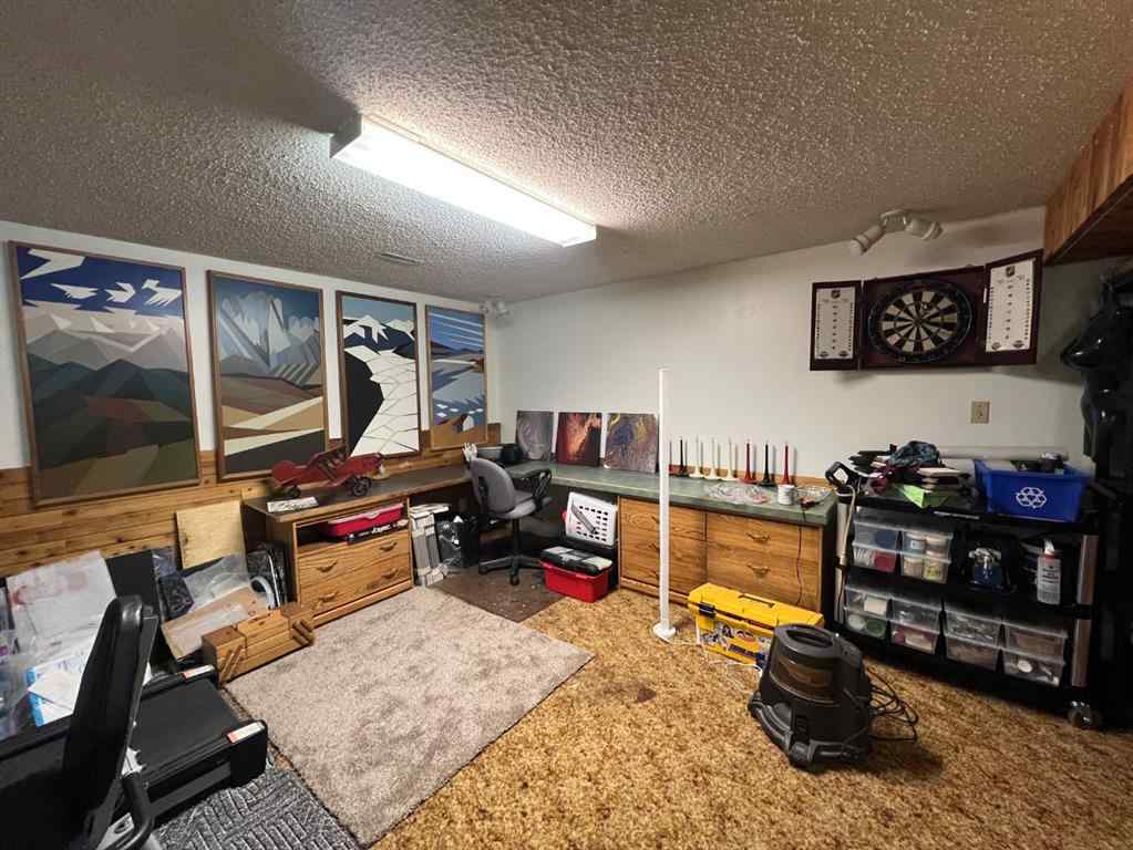 MLS® A2266785 - 704 Bankview Drive  in Bankview Drumheller, Residential