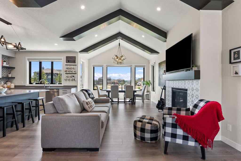 MLS® A2266796 - 32 Monterra Landing  in Monterra Rural Rocky View County, Residential