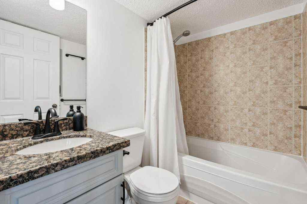 MLS® A2266797 - 2208 33 Street SW in Killarney/Glengarry Calgary, Residential