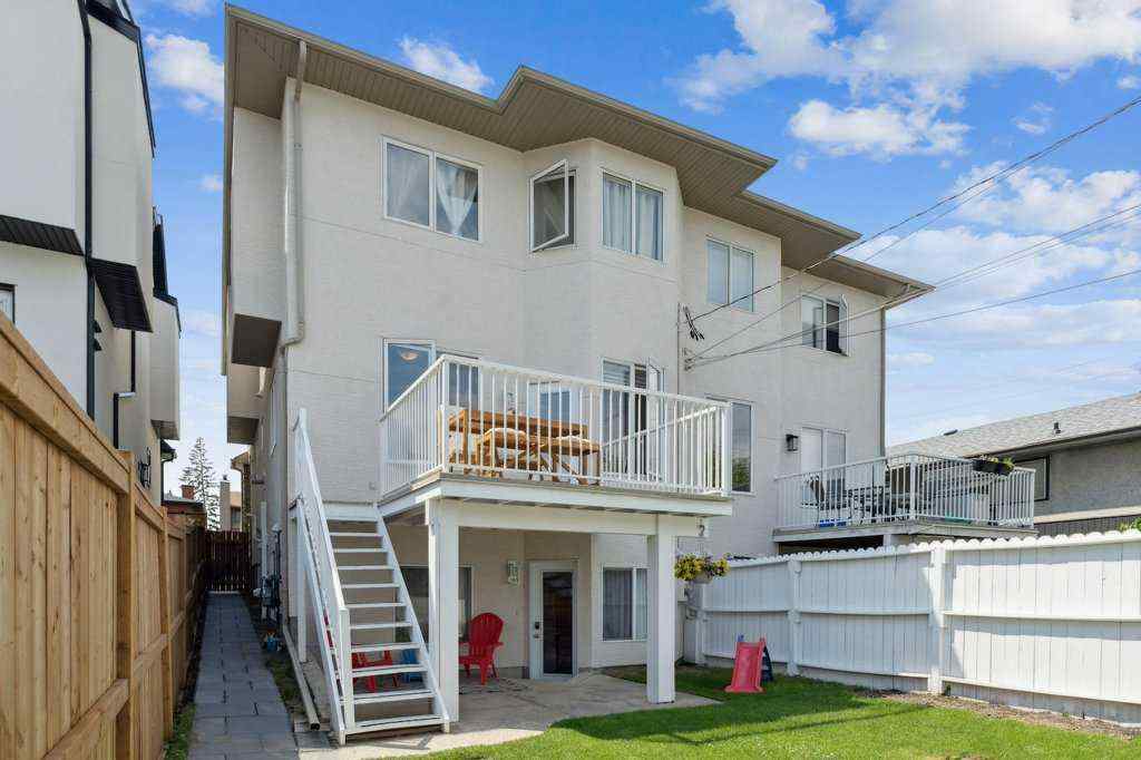 MLS® A2266797 - 2208 33 Street SW in Killarney/Glengarry Calgary, Residential