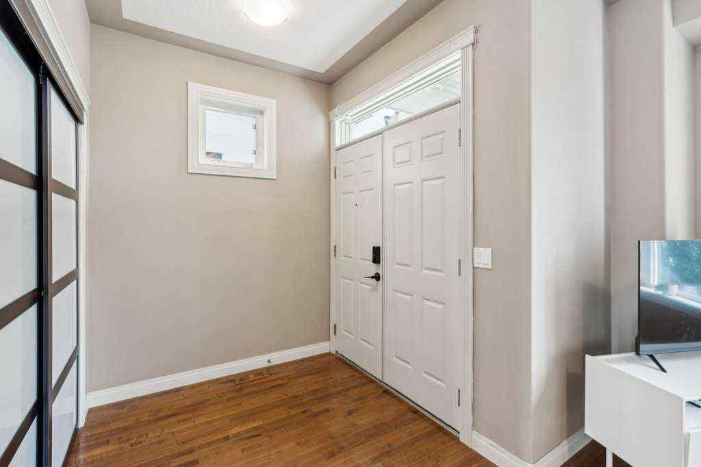 MLS® A2266797 - 2208 33 Street SW in Killarney/Glengarry Calgary, Residential