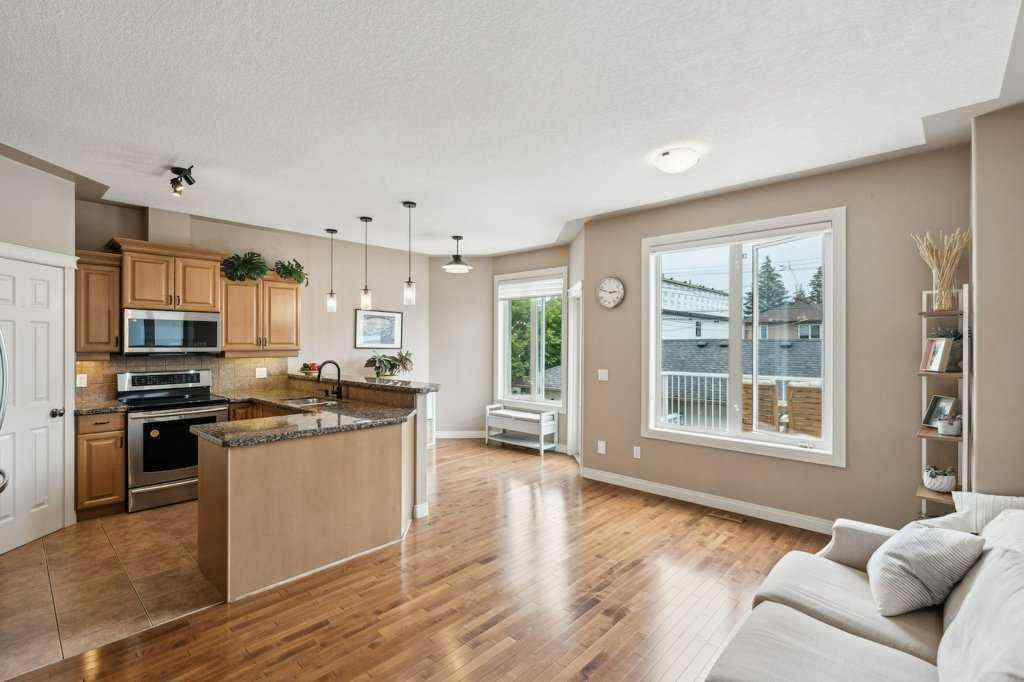 MLS® A2266797 - 2208 33 Street SW in Killarney/Glengarry Calgary, Residential