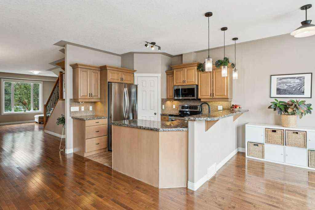 MLS® A2266797 - 2208 33 Street SW in Killarney/Glengarry Calgary, Residential