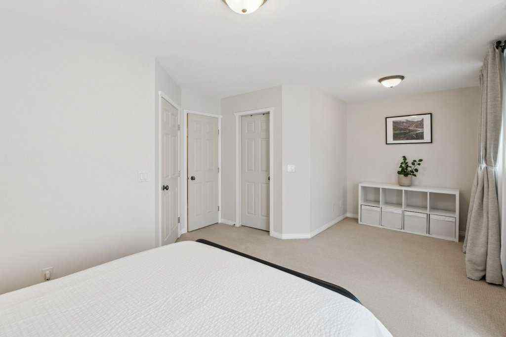 MLS® A2266797 - 2208 33 Street SW in Killarney/Glengarry Calgary, Residential