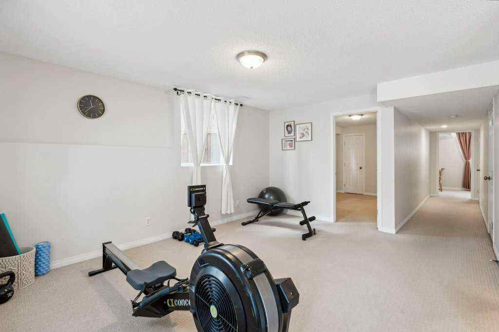 MLS® A2266797 - 2208 33 Street SW in Killarney/Glengarry Calgary, Residential