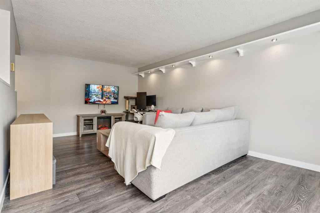 MLS® A2266800 - Unit #103 1626 14 Avenue SW in Sunalta Calgary, Residential