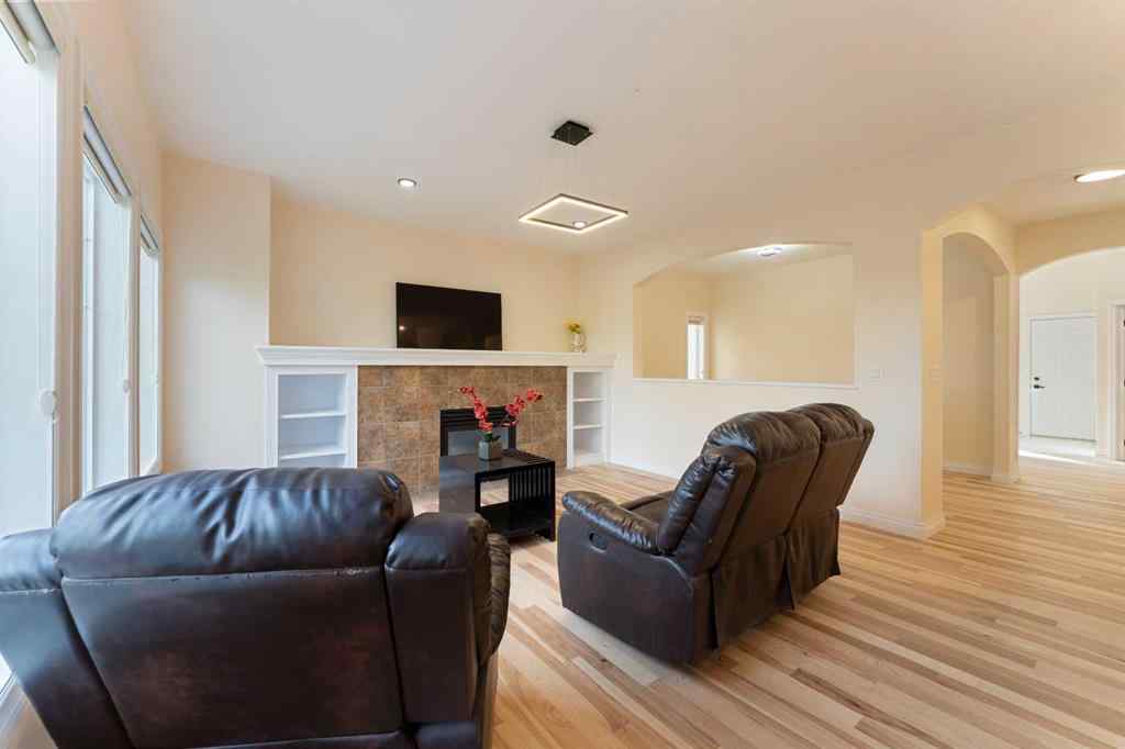 MLS® A2266803 - 20 Sherwood Circle NW in Sherwood Calgary, Residential