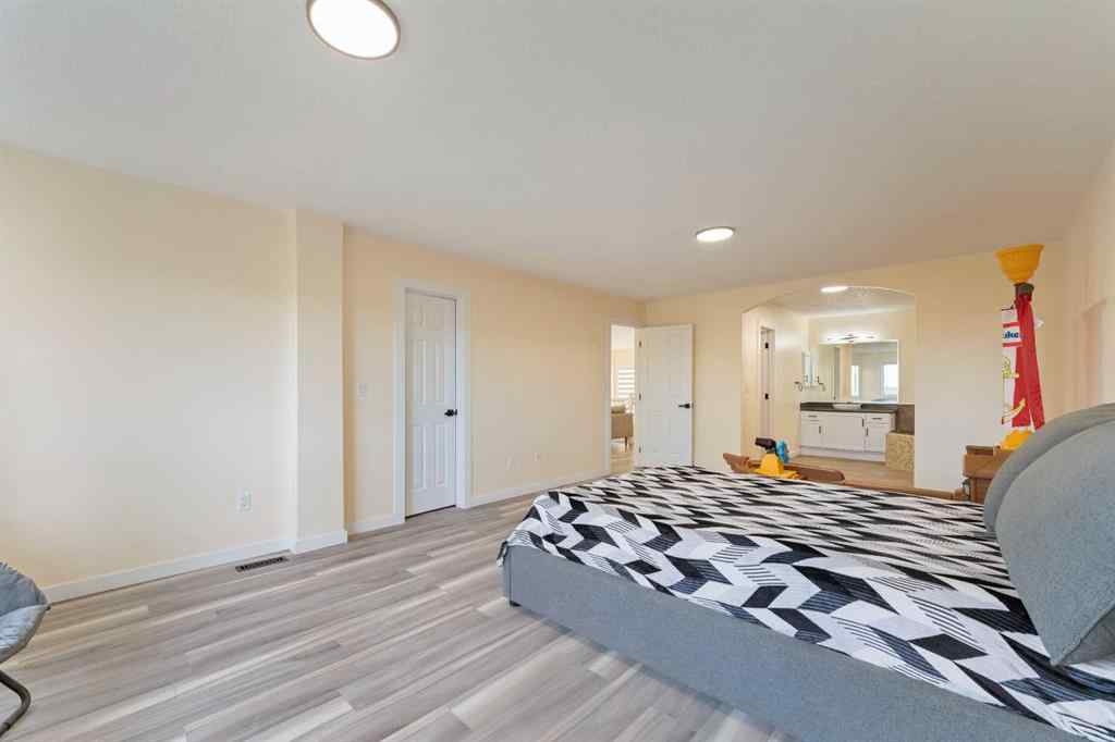 MLS® A2266803 - 20 Sherwood Circle NW in Sherwood Calgary, Residential