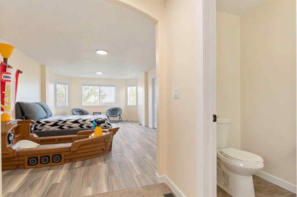 MLS® A2266803 - 20 Sherwood Circle NW in Sherwood Calgary, Residential