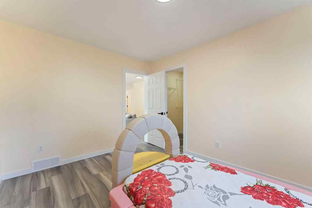 MLS® A2266803 - 20 Sherwood Circle NW in Sherwood Calgary, Residential