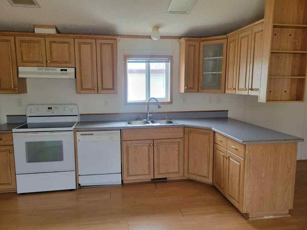 MLS® A2266807 - 9006 87 Avenue  in MH - Creekside Grande Prairie, Residential