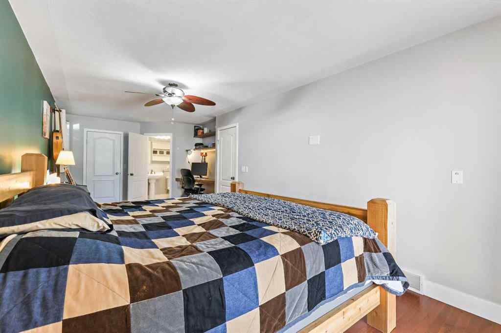 MLS® A2266811 - 52 Sunhurst Road SE in Sundance Calgary, Residential