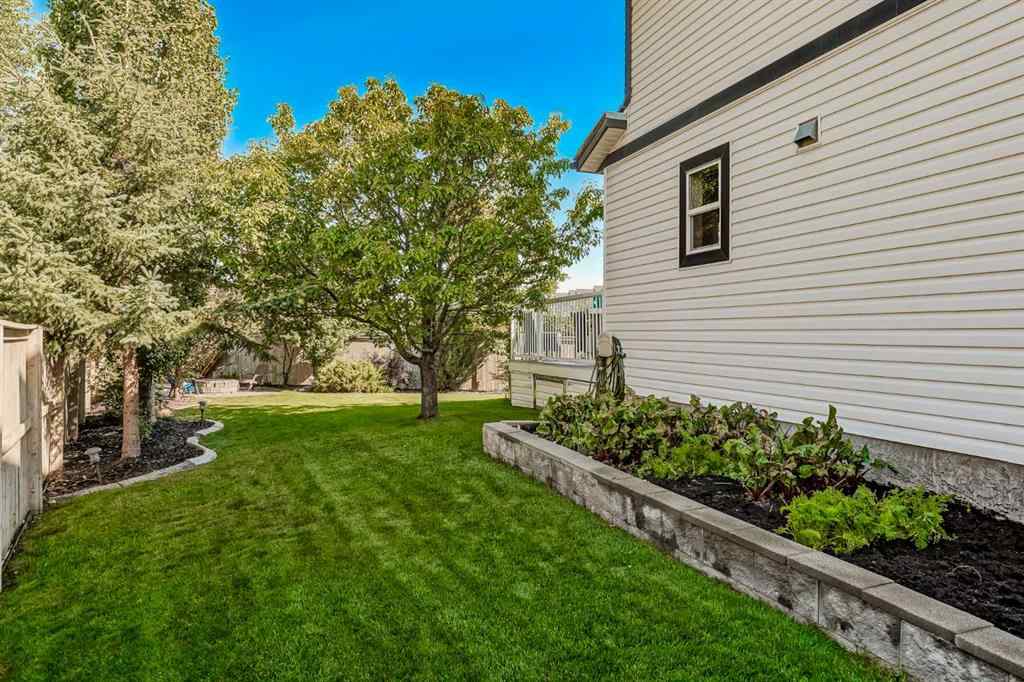 MLS® A2266818 - 177 Douglas Glen Manor SE in Douglasdale/Glen Calgary, Residential