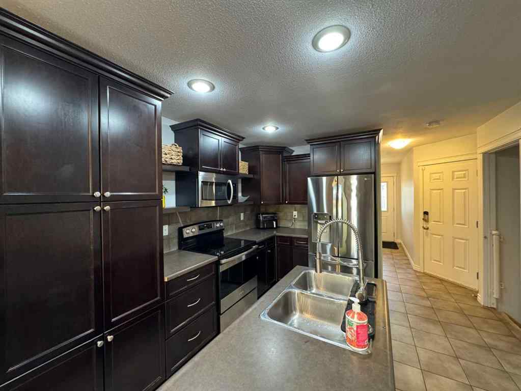 MLS® A2266836 - 7024 113 Street  in Pinnacle Ridge Grande Prairie, Residential