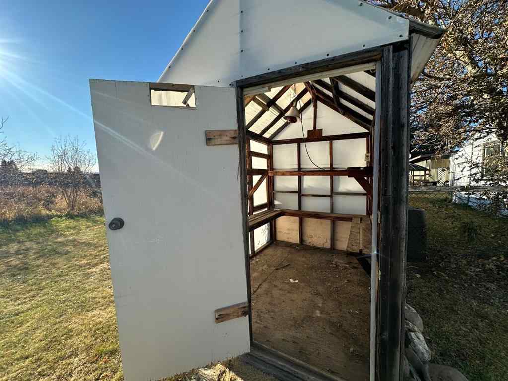 MLS® A2266837 - 4601 50 Avenue  in Daysland Daysland, Residential