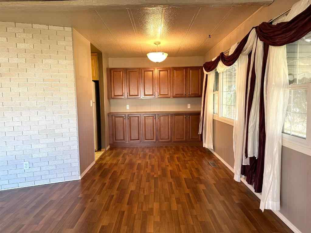 MLS® A2266837 - 4601 50 Avenue  in Daysland Daysland, Residential