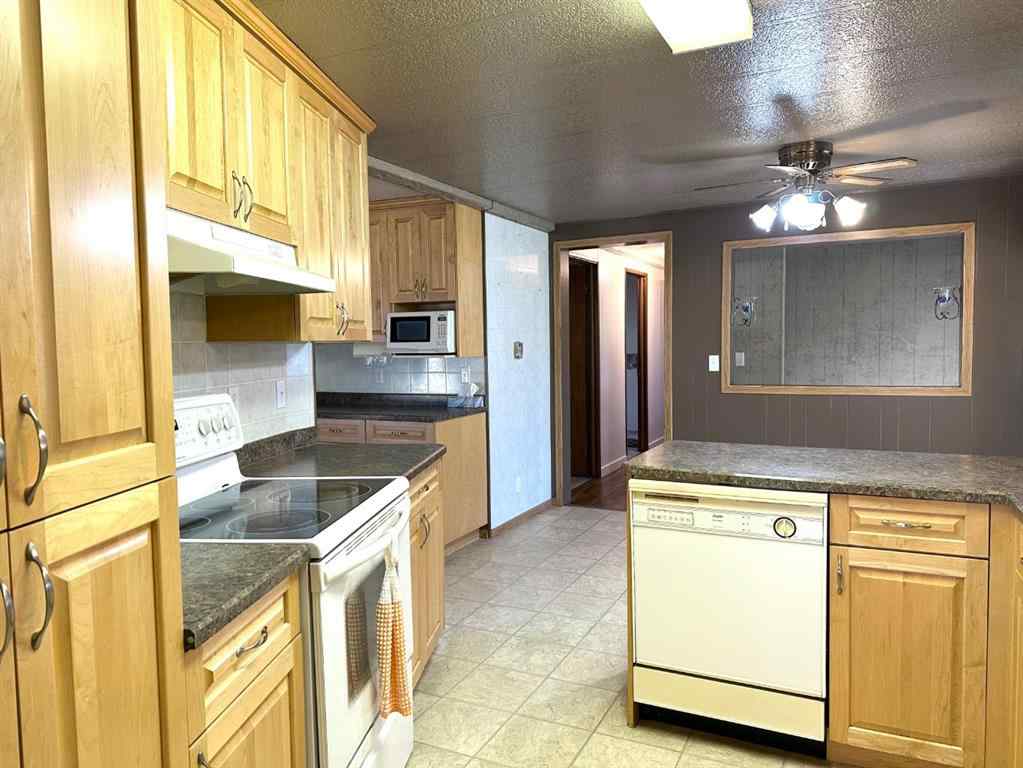 MLS® A2266837 - 4601 50 Avenue  in Daysland Daysland, Residential