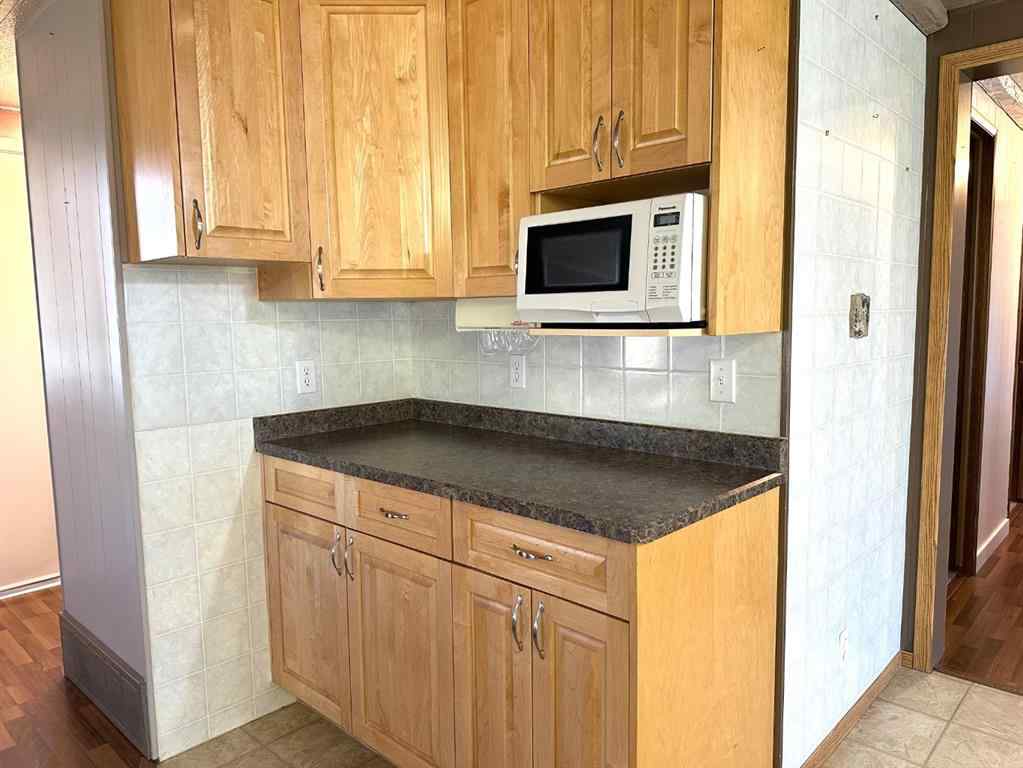 MLS® A2266837 - 4601 50 Avenue  in Daysland Daysland, Residential