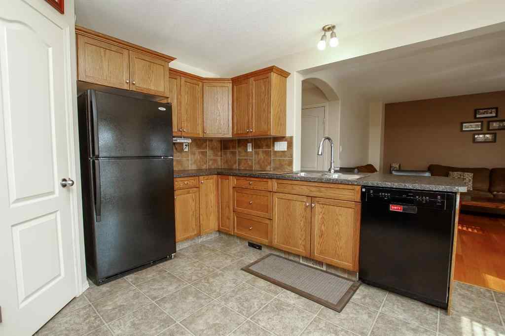 MLS® A2266849 - 5857 Park Street  in Panorama Estates Blackfalds, Residential