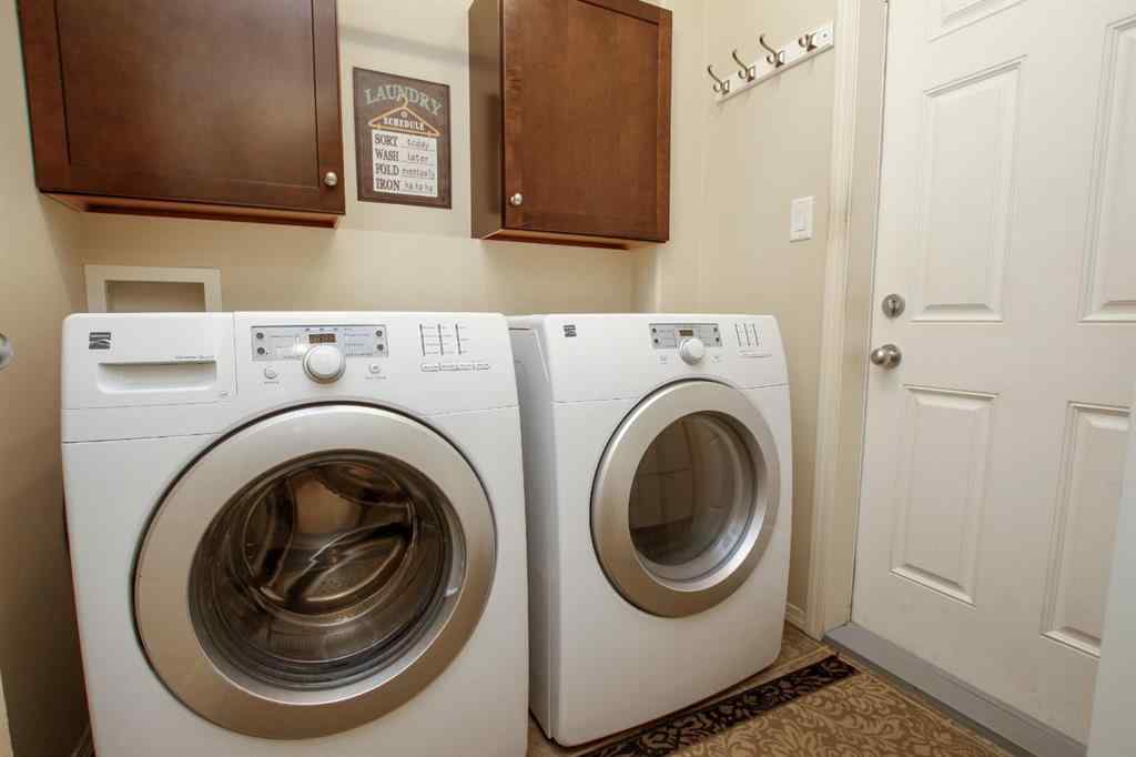 MLS® A2266849 - 5857 Park Street  in Panorama Estates Blackfalds, Residential