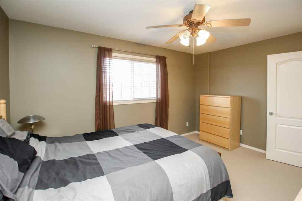 MLS® A2266849 - 5857 Park Street  in Panorama Estates Blackfalds, Residential