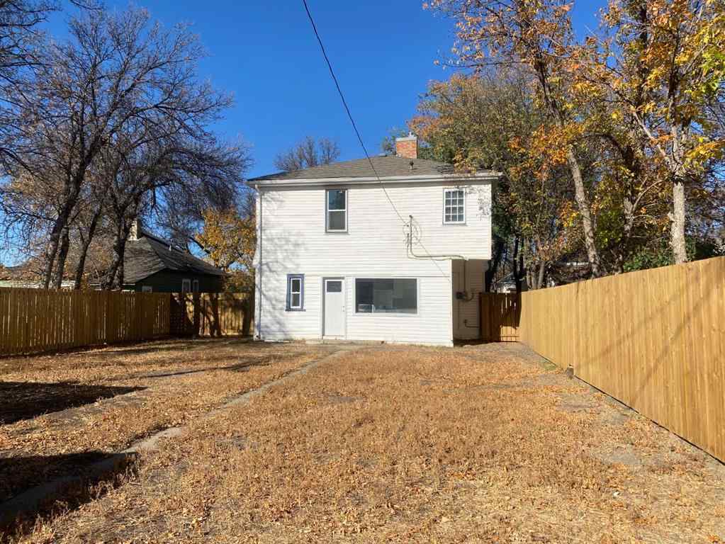 MLS® A2266851 - 819 3 Street SE in River Flats Medicine Hat, Residential