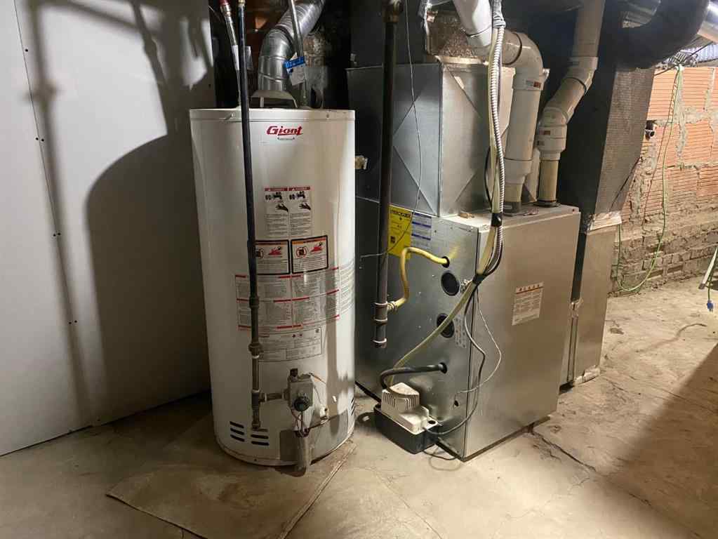 MLS® A2266851 - 819 3 Street SE in River Flats Medicine Hat, Residential