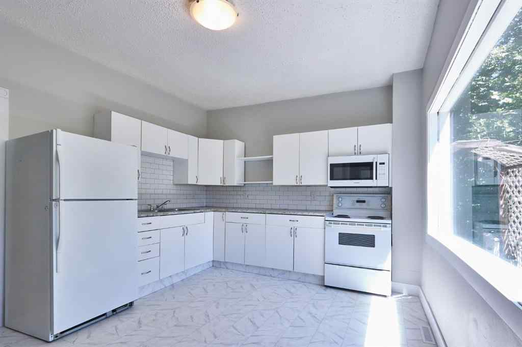 MLS® A2266851 - 819 3 Street SE in River Flats Medicine Hat, Residential