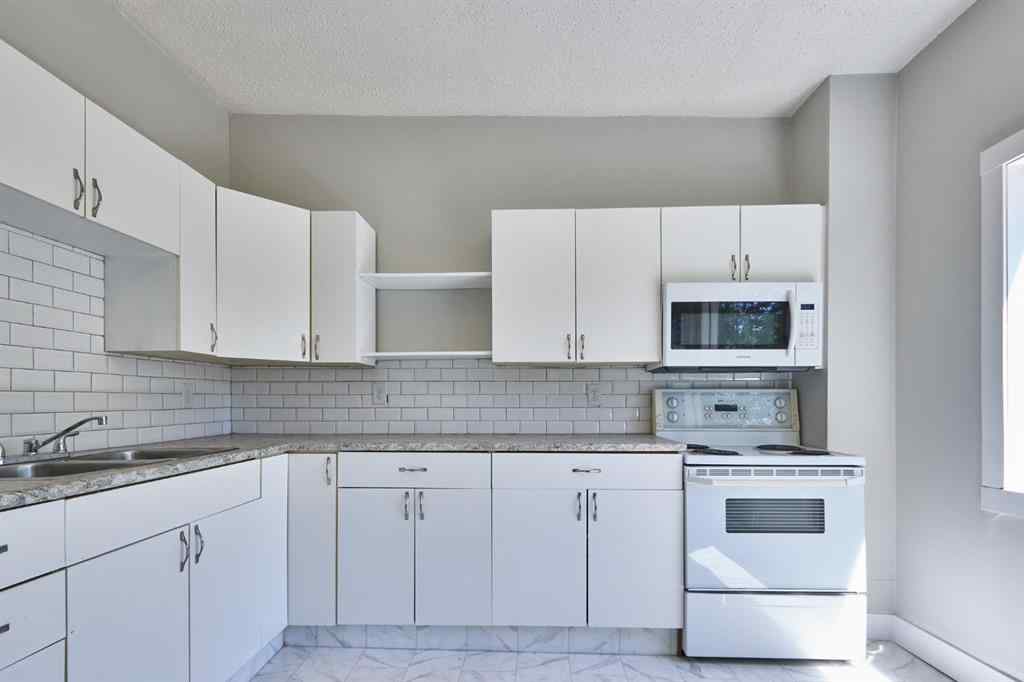 MLS® A2266851 - 819 3 Street SE in River Flats Medicine Hat, Residential