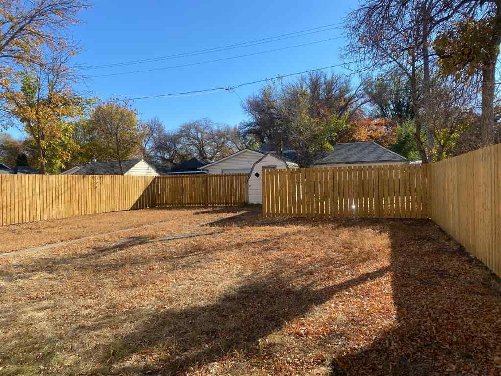 MLS® A2266851 - 819 3 Street SE in River Flats Medicine Hat, Residential