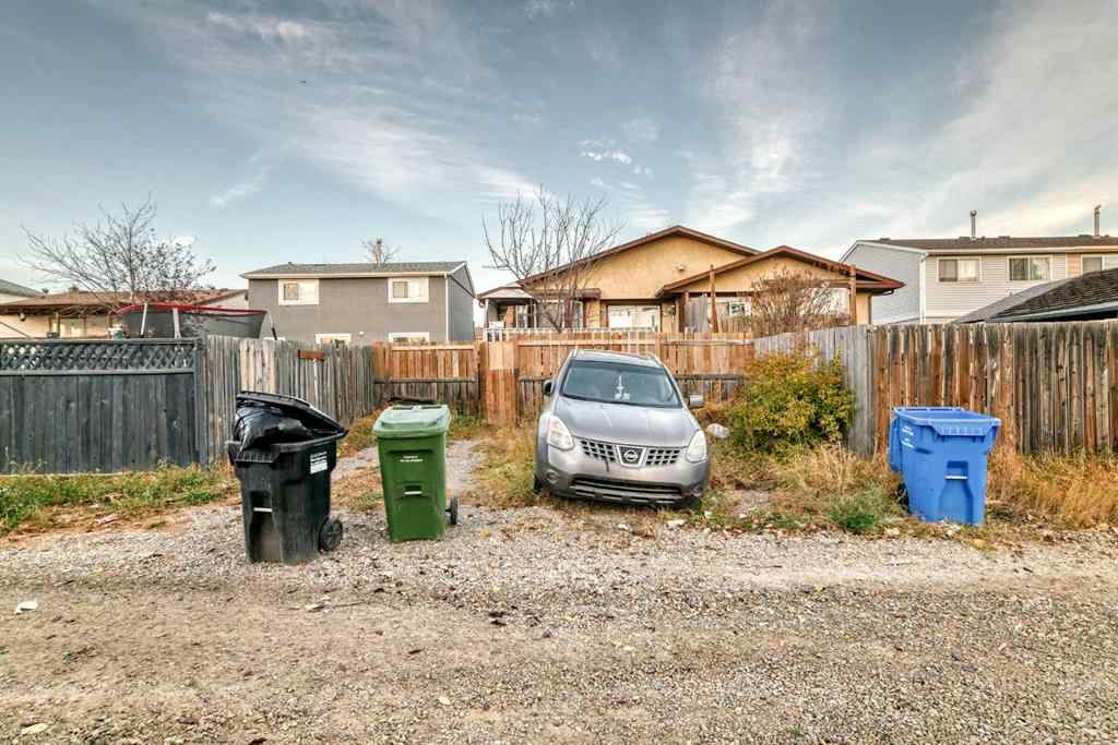 MLS® A2266852 - 11 Falsby Way NE in Falconridge Calgary, Residential